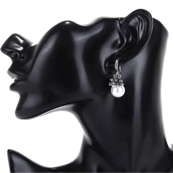 Vintage Imitation Pearl Dangle Drop Earrings - Picture 3 of 4